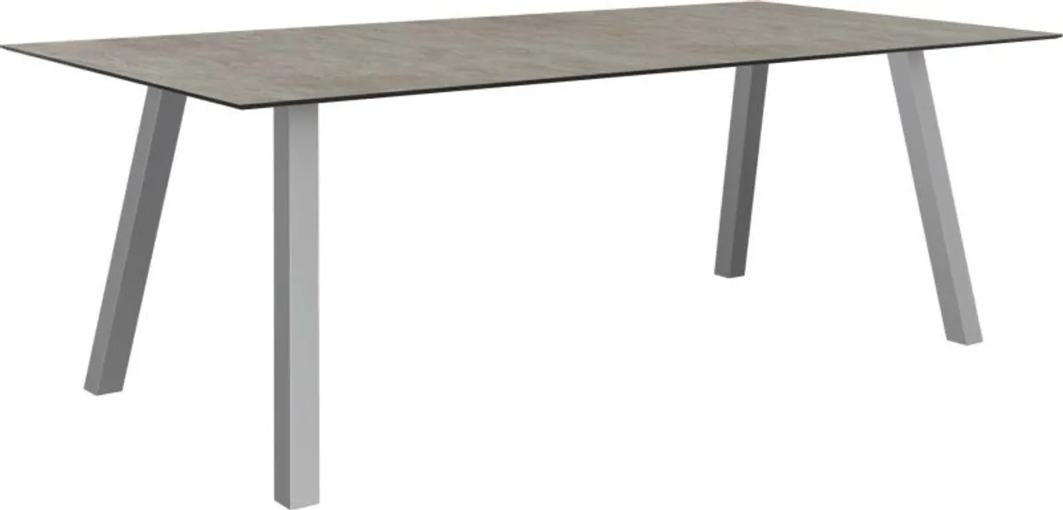 INTERNO Tisch 