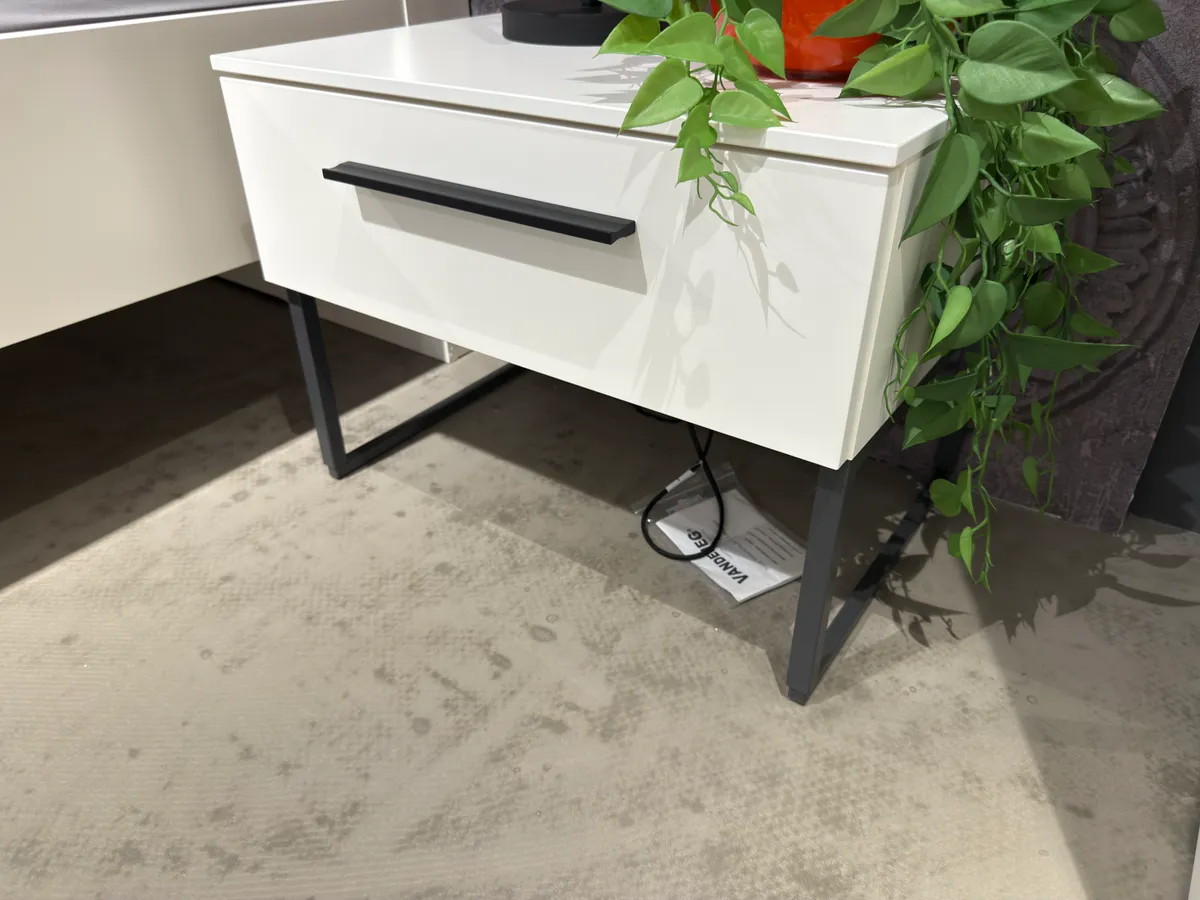 2 x Nachtkonsole 4040 Mat 700 von Loddenkemper 
