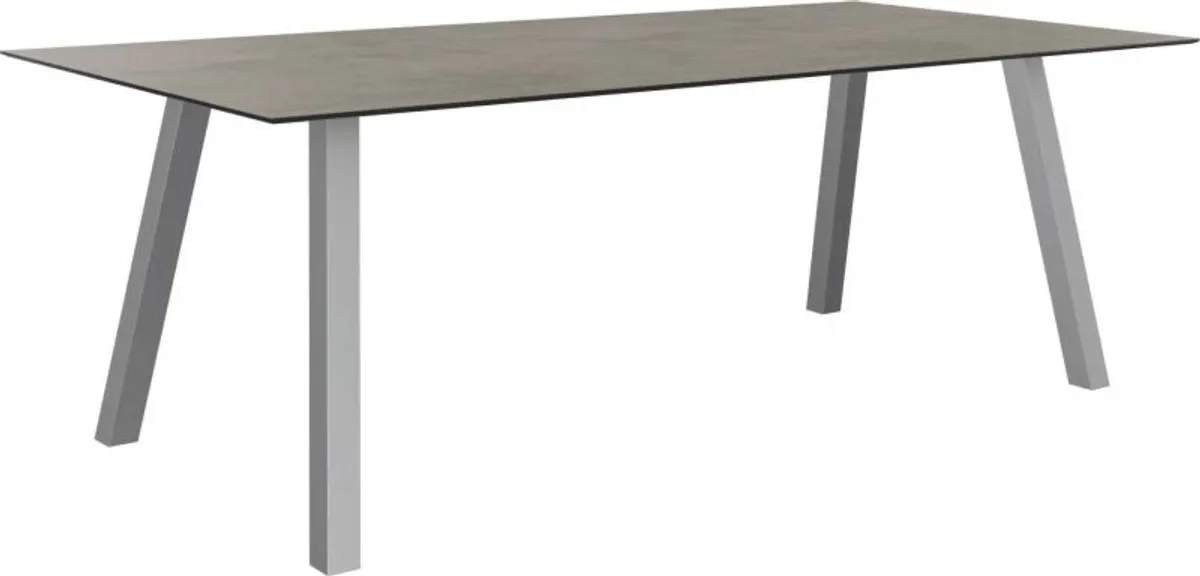 INTERNO Tisch 