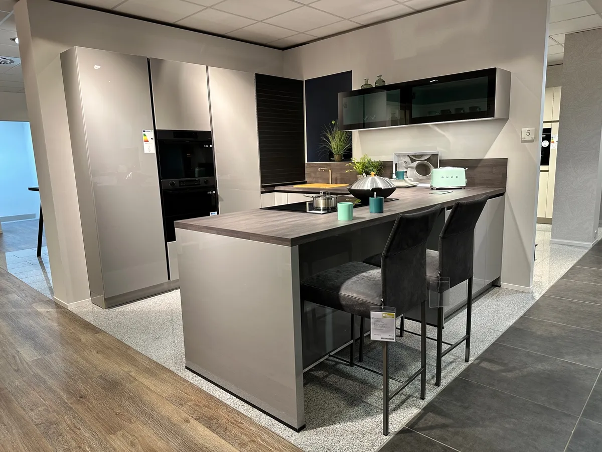 Einbauküche Concept 130 HSP74.700 von Häcker 