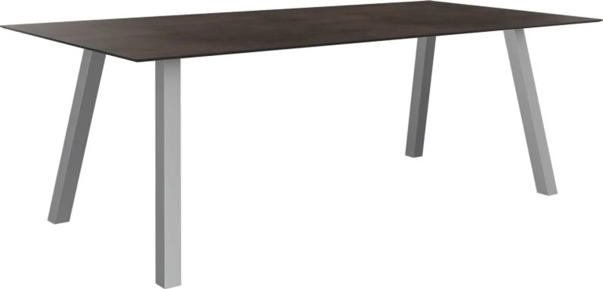 INTERNO Tisch 