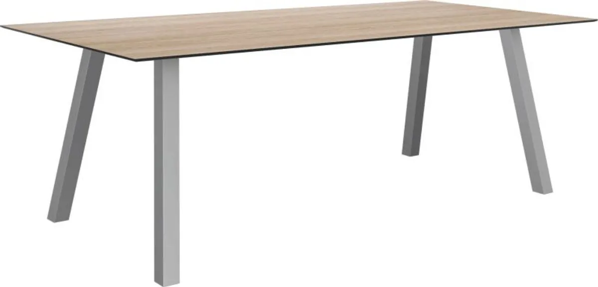INTERNO Tisch 