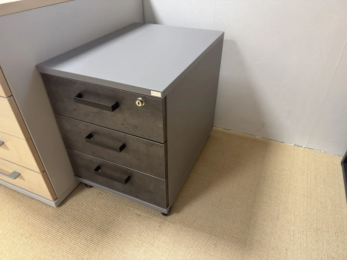 Rollcontainer mit Vollauszug 