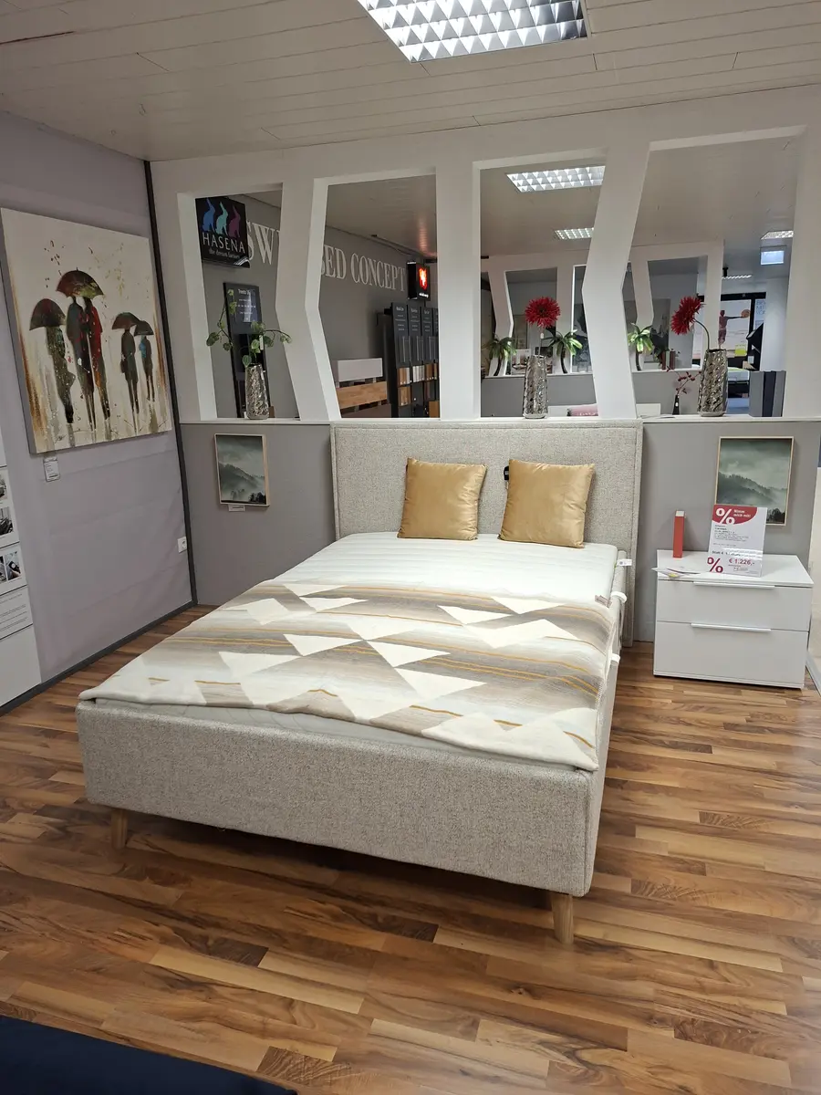 Edles Bett Carmen