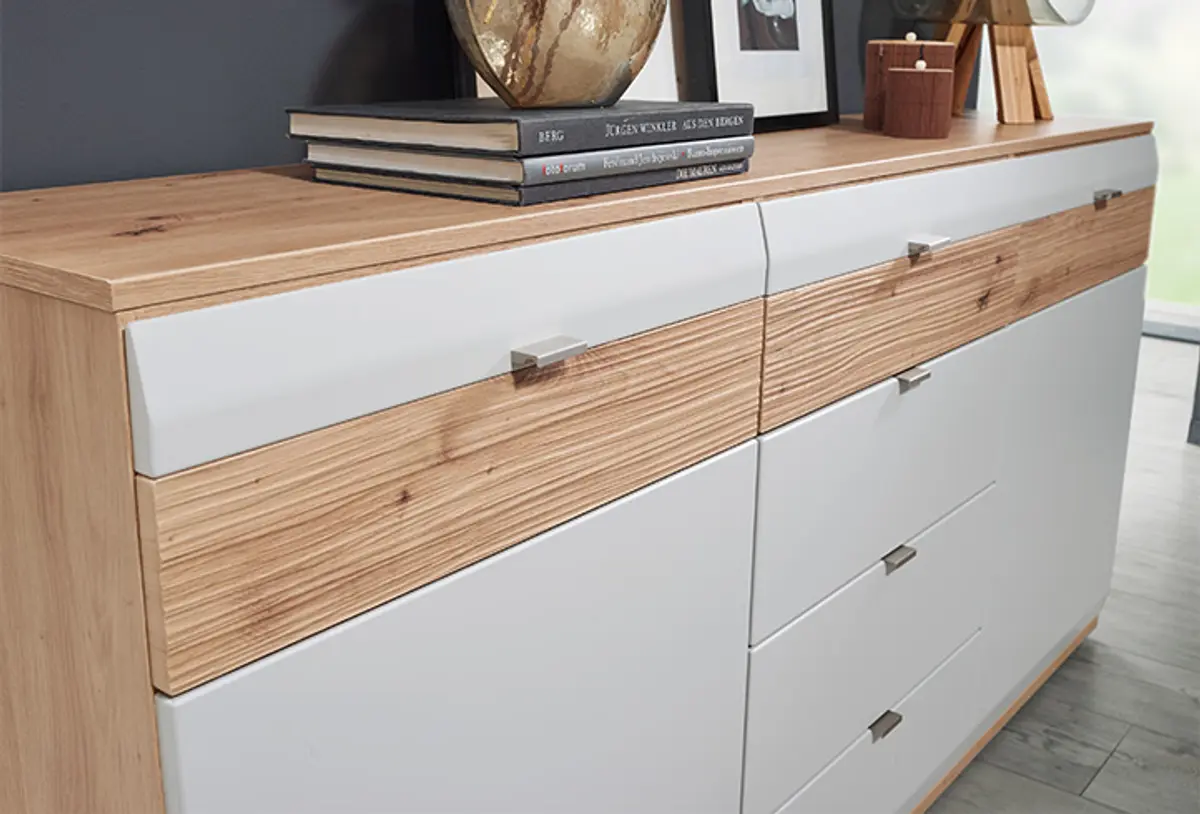 Gebogenen Fronten verleihen eleganten Schwung