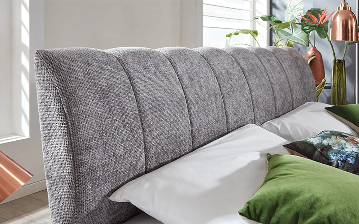 In Holz oder mit Polster