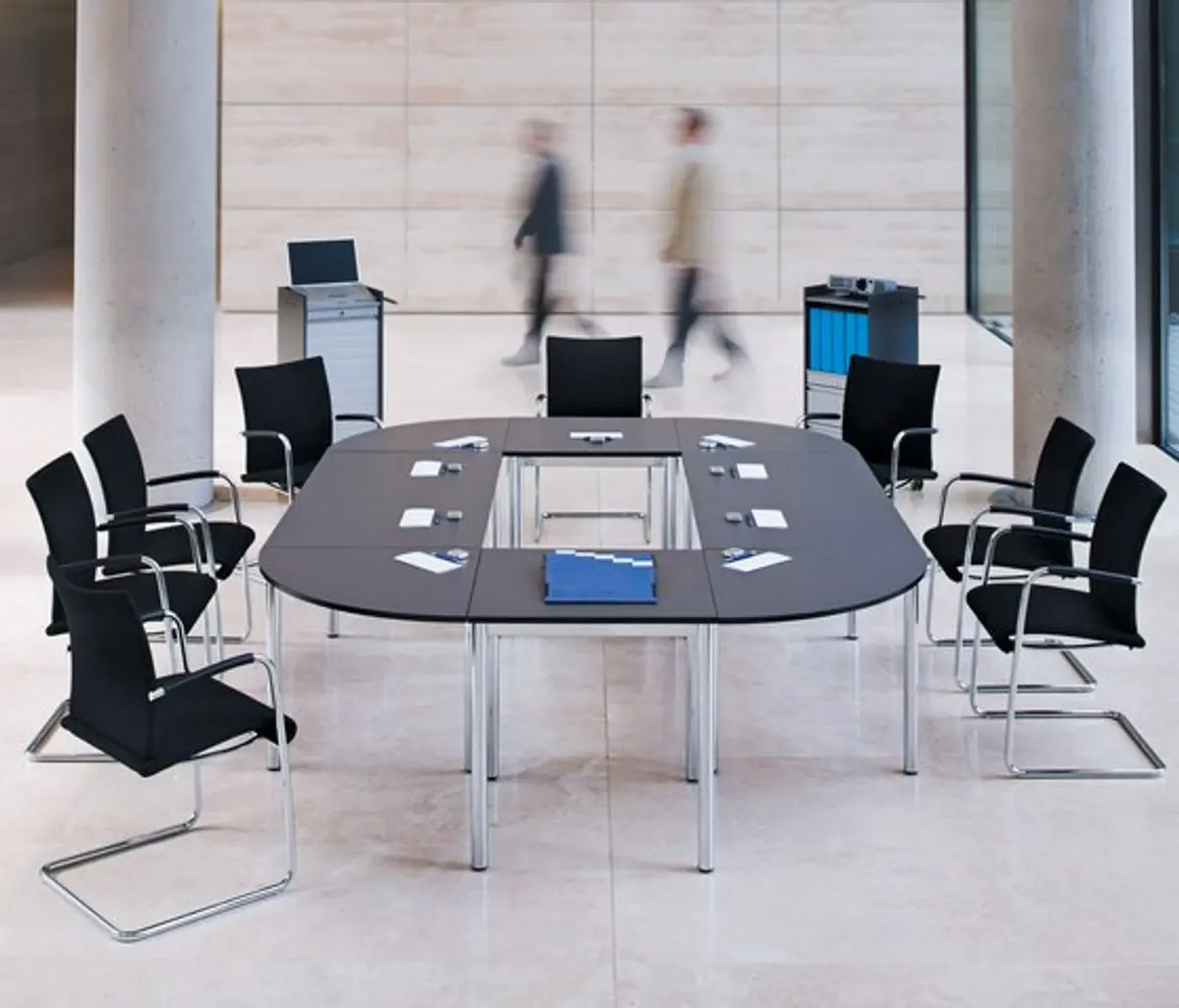 Konferenztischanlage "Let's talk F45" von Vario