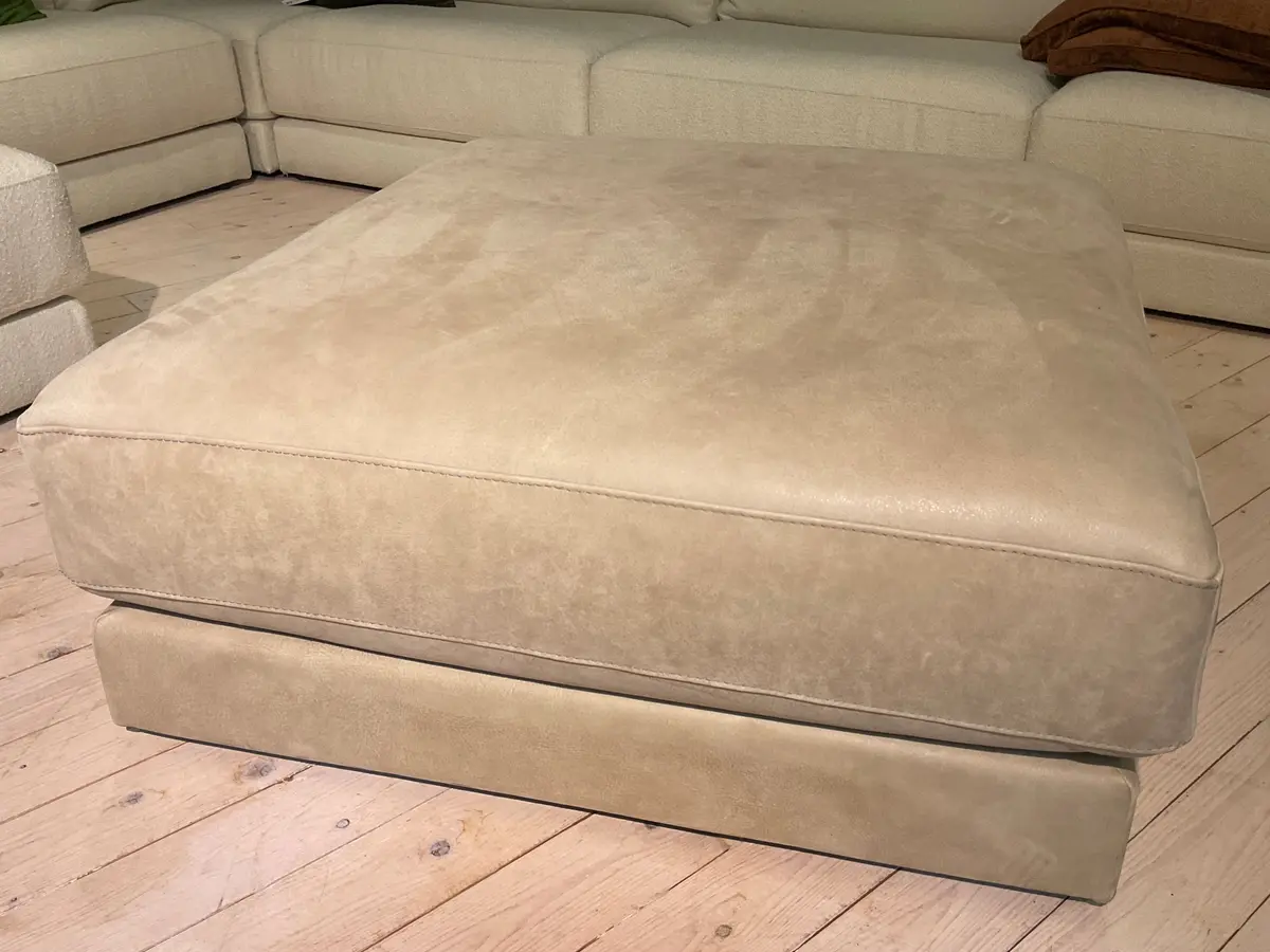 Hocker in Leder Toronto