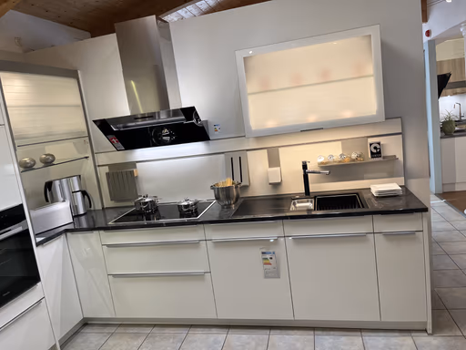 Muster-Küche Contur Fino Gloss