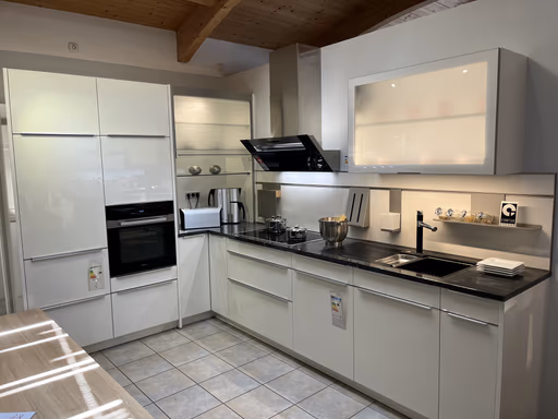 Muster-Küche Contur Fino Gloss