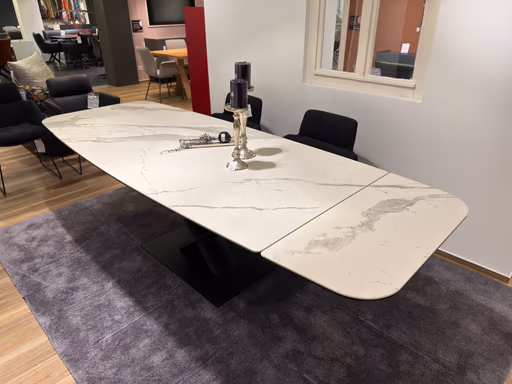 Esstisch Savona von Contur