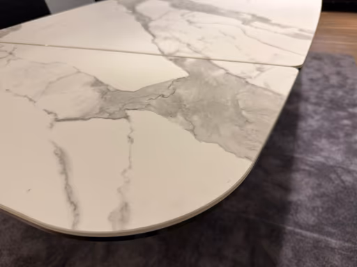 Esstisch Savona von Contur