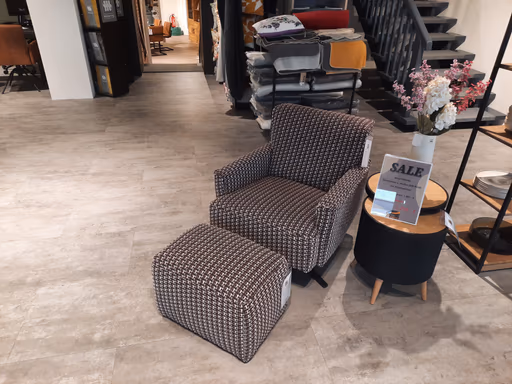 Einzelsessel mit Hocker MR 9310B