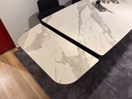 Esstisch Savona von Contur