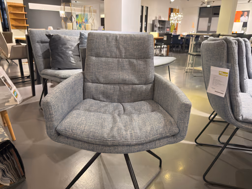 Bank und Stühle Jukka von Raum.Freunde