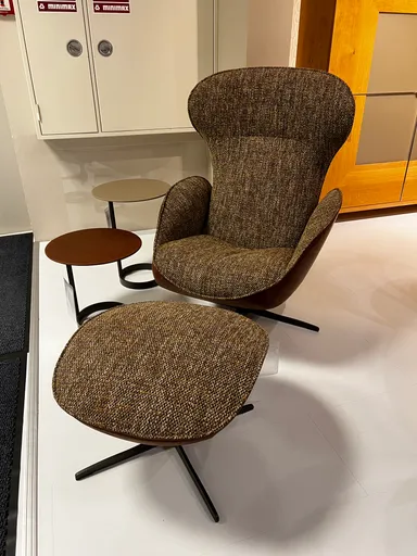 Lounge Sessel mit Hocker