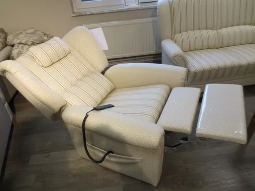 JETZT ZUM HALBEN PREIS