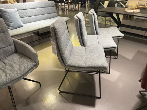 Bank und Stühle Jukka von Raum.Freunde