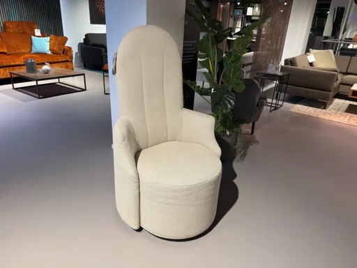 Sessel & Hocker amandine von brühl 