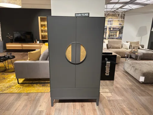 Highboard JYN mit Fußgestell von Raum.Freunde
