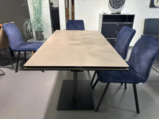 Esstisch Iseo von Contur 