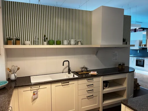 Landhausküche mit echter Granitplatte - in Kaufbeuren Koje 29