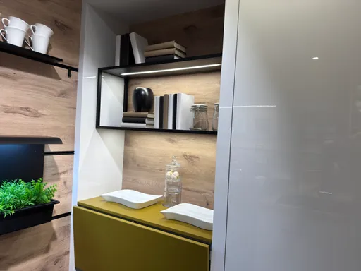 Einbauküche UGL Uni Gloss von Contur 