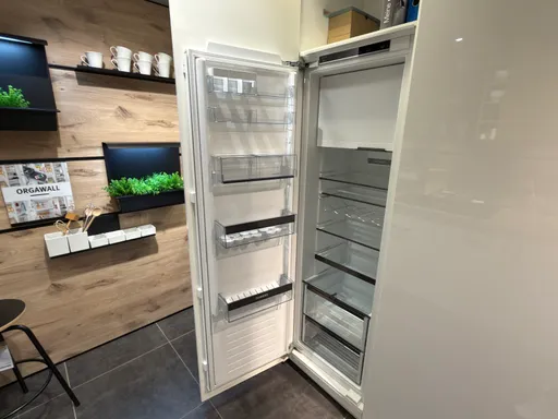 Einbauküche UGL Uni Gloss von Contur 