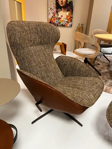 Lounge Sessel mit Hocker