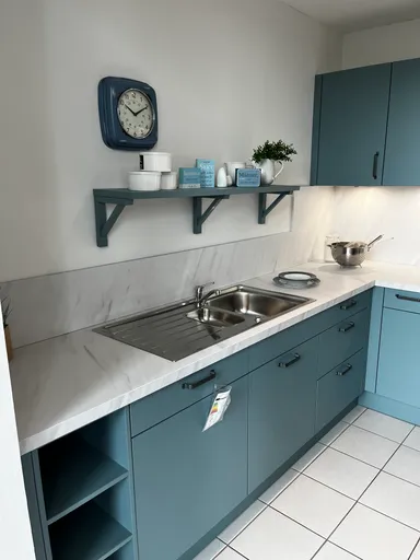 U-Küche in Lack blaugrau - in Kaufbeuren Koje 33