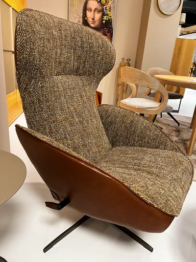Lounge Sessel mit Hocker