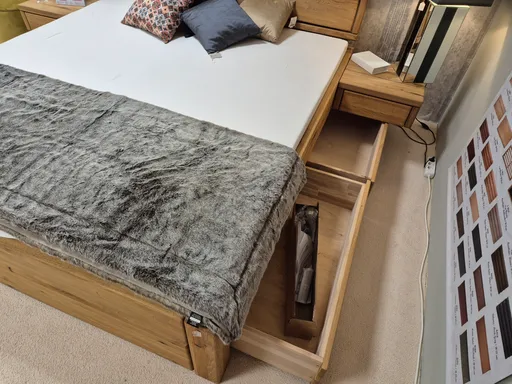 Doppeltbett Wildeiche