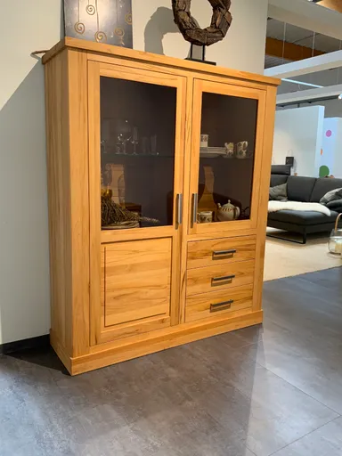 Highboard mit Beleuchtung