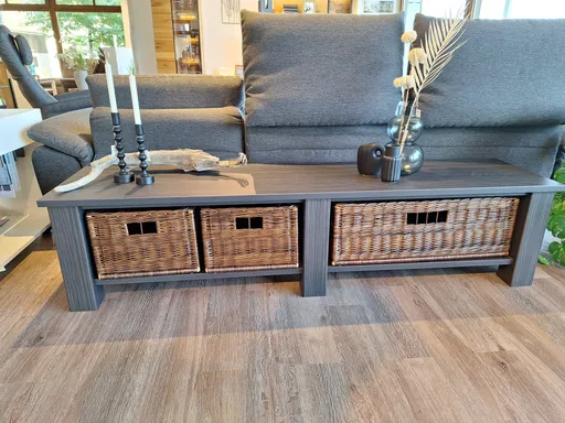 Regal aus eigener Schreinerei