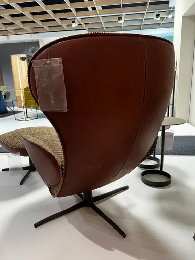 Lounge Sessel mit Hocker
