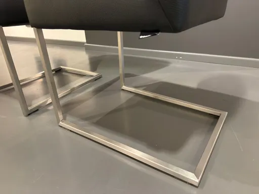 2 x Freischwinger Duo von Contur - Ausstellungsstück