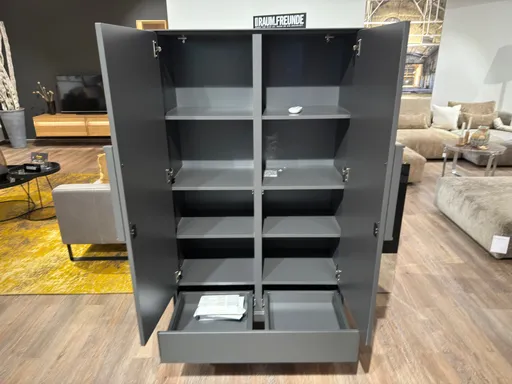 Highboard JYN mit Fußgestell von Raum.Freunde