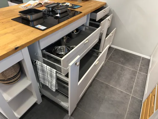 Einbauküche VIA von Contur 