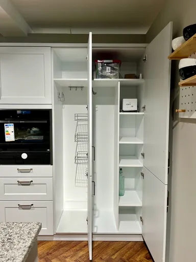 Moderne Landhausküche mit vielen Finessen