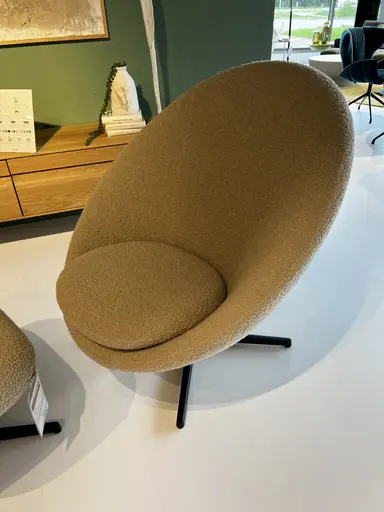 Loungesessel mit Hocker