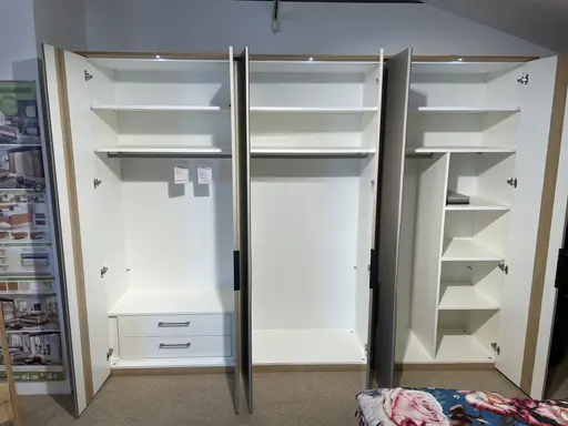 Kleiderschrank Cacamo 