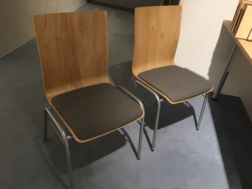 Besucherstuhl Wing V