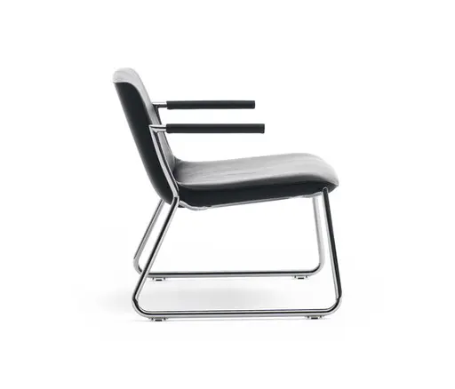 Loungestuhl mit Armlehnen "DS 717" von De Sede