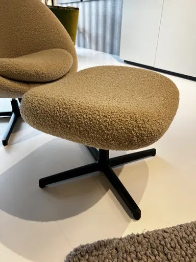 Loungesessel mit Hocker