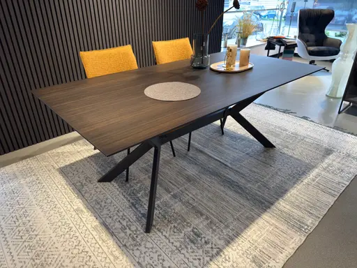 Esstisch Eldur von Raum.Freunde