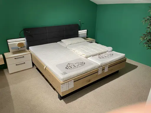 Schlafzimmer Cerna 