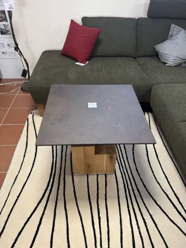 Couchtisch mit Hydro Lift