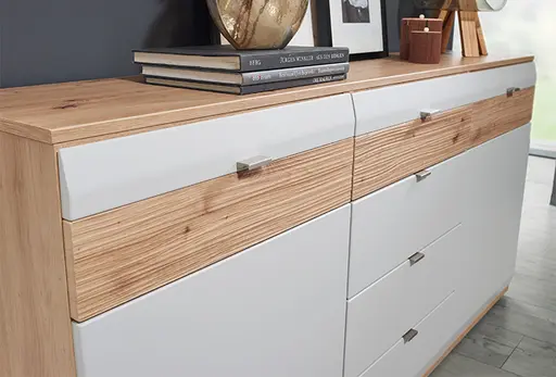 Gebogenen Fronten verleihen eleganten Schwung