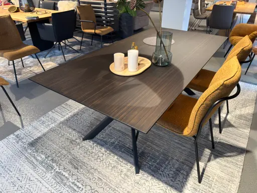 Esstisch Eldur von Raum.Freunde