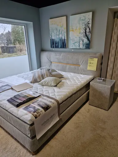 Boxspringbett Natura Alpin 180 x 200 cm mit 2 Beistelltischen